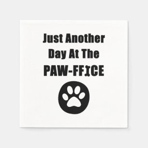 Kute Dog Paw Pun, nog een dag op het kantoor Servet