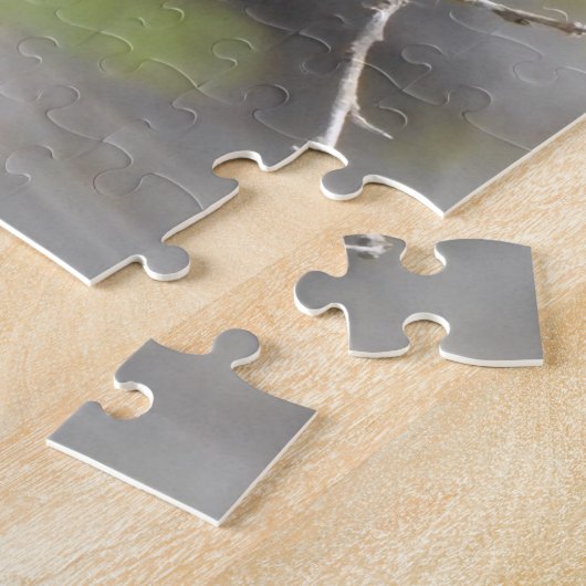 Kute eekhoorn die ondersteboven het eetoppervlak h legpuzzel (Zijkant)