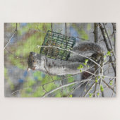 Kute eekhoorn die ondersteboven het eetoppervlak h legpuzzel (Horizontaal)