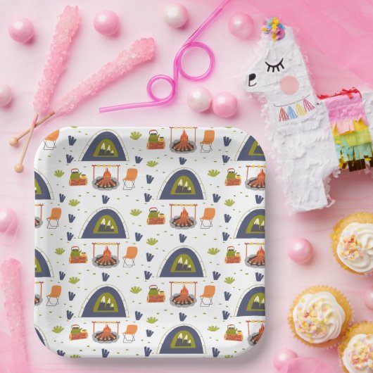 Kute family camping bonfire & tent gras vierkant papieren bordje (Feest)