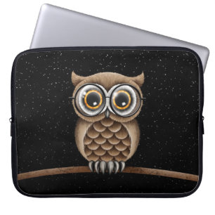 Kute fluffy Brown Owl met leesbril en sterren Laptop Sleeve