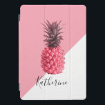 Kute girale tropische roze en witte ananas iPad pro cover<br><div class="desc">Stijlvol,  roze anananas ontwerp.</div>