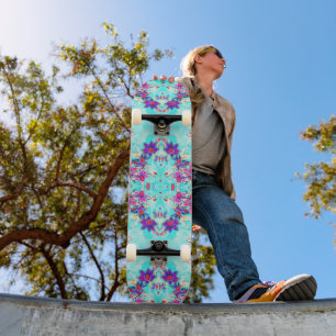 Kute Girly Paars Flower Pattern op Aqua Blue Persoonlijk Skateboard