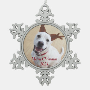 Kute glimlach rendier White Puppy Dog Kerstmis S Tin Sneeuwvlok Ornament