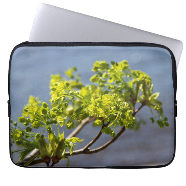 Kute green branch in wind laptop sleeve (Voorkant)