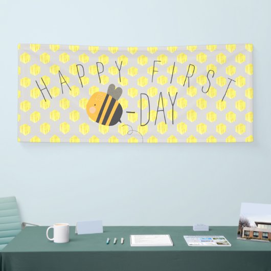 Kute Happy bee Day First Birthday Banner (Beurs)