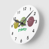 Kute happy olives die cartoon zingen ronde klok (Hoek)