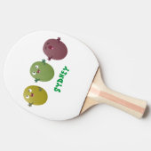 Kute happy olives die cartoon zingen tafeltennisbatje (Zijkant)