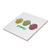 Kute happy olives die cartoon zingen tegeltje (Zijkant)