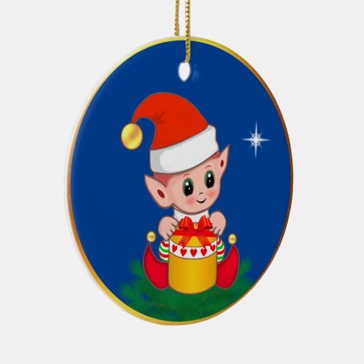 Kute kerstelf en ster op blauw keramisch ornament (Rechts)