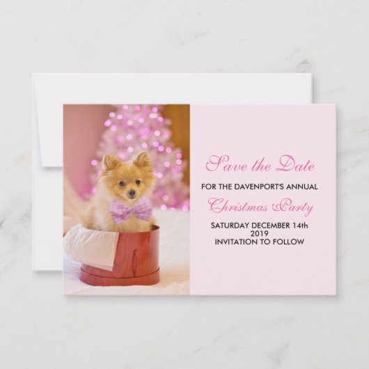 Kute kersthond Foto met roze poep en boom Save The Date (Voorkant)