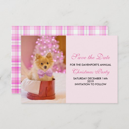 Kute kersthond Foto met roze poep en boom Save The Date (Voorkant / Achterkant)