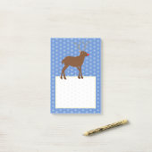 Kute kerstrendiertje met rode neus post-it® notes (Op bureau)