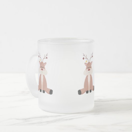 Kute kerstrenrendiertje matglas koffiemok (Voorkant links)