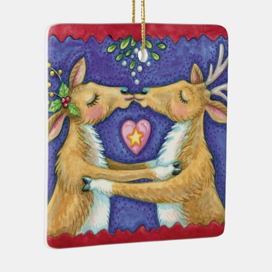 Kute kerstrenrendiertje, Romantic Kiss w Mistletoe Keramisch Ornament (Rechts)