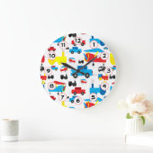 Kute kleurrijke gewassen, treinen en kraakbeen grote klok (Huis)