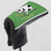Kute koe in de illustratie van de groene cartoon golfheadcover (3/4 voorkant)
