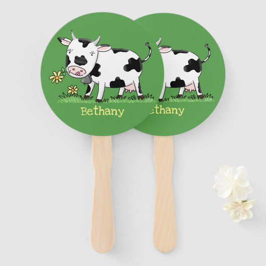 Kute koe in de illustratie van de groene cartoon handwaaier (Voorkant en achterkant)