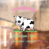 Kute koe in de illustratie van de groene cartoon raamsticker (Vel 2)