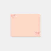 Kute koraalroze en witte harten op lichtroze post-it® notes (Voorkant)