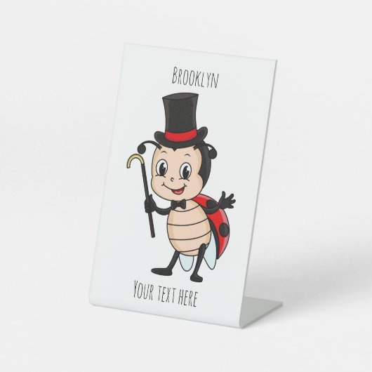 Kute ladybug met bovenste hoed en stropdas cartoon reclamebord met voetstuk (Voorkant)