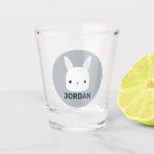 Kute Little Bunny Rabbit met persoonlijke naam Shot Glas (Voorkant)
