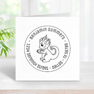 Kute Little Dragon Holding a Cup Round Address Rubberstempel