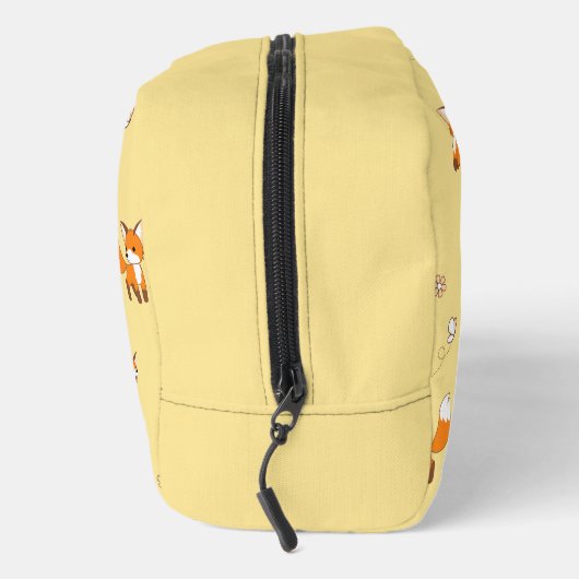 Kute Little Foxes Pattern on Yellow Toilettasje (Rechts)