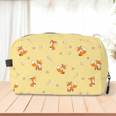 Kute Little Foxes Pattern on Yellow Toilettasje