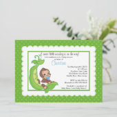Kute Little Monkey Pea Pod Baby Shower Invitations Kaart (Staand voorkant)