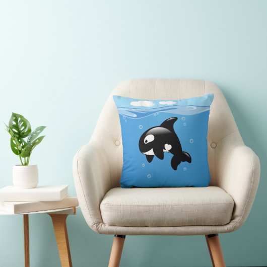 Kute Little Orca Whale in Ocean Kussen (Stoel)