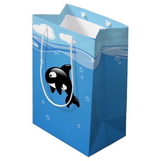Kute Little Orca Whale in Ocean Medium Cadeauzakje (Achterkant Gekanteld)