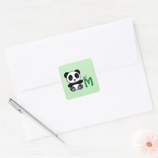Kute Little Panda met een Bamboo Stick Monogram Vierkante Sticker (Envelop)