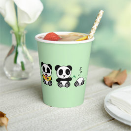 Kute Little Pandas on Green Papieren Bekers