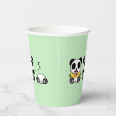 Kute Little Pandas on Green Papieren Bekers (Rechts)