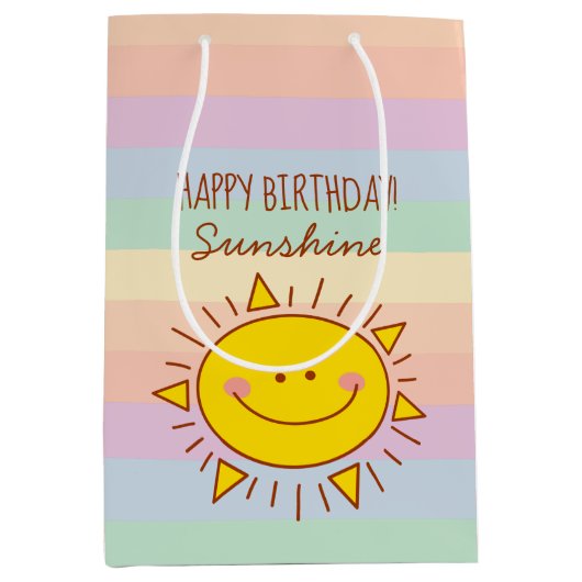 Kute Little Rainbow Sunshine Kinder Happy Birthday Medium Cadeauzakje (Voorkant)