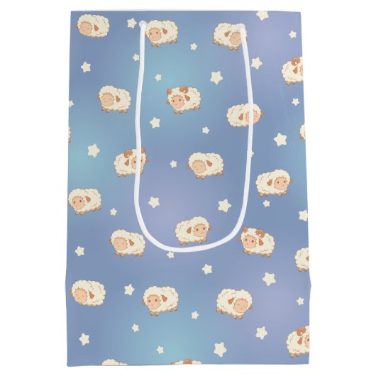 Kute Little Sheep Pattern on Blue Medium Cadeauzakje (Achterkant)
