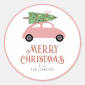Kute moderne roze auto met kerstboomcadeau ronde sticker (Voorkant)