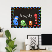 Kute monsters met donkere bruine achtergrond poster (Thuiskantoor)