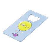 Kute muis in watering kan met ballon cartoon creditkaart flessenopener (Voorkant Gekanteld)