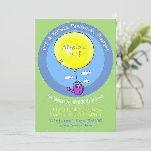 Kute muis in watering kan met ballon cartoon kaart (Staand voorkant)