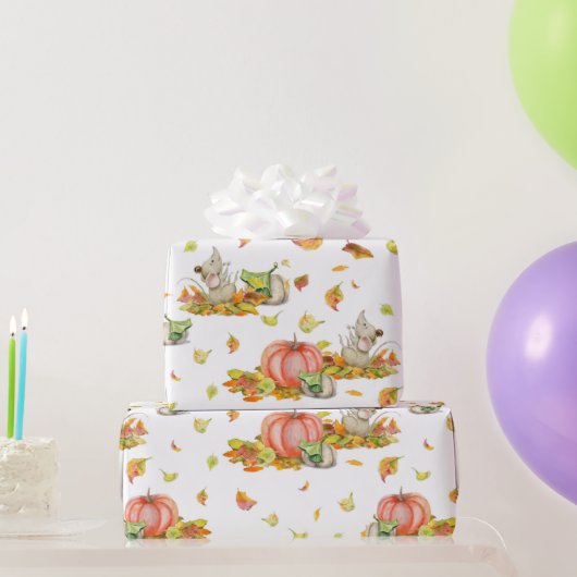 Kute muis, pompoenen en kleurrijke herfsten cadeaupapier (Feestgeschenken)