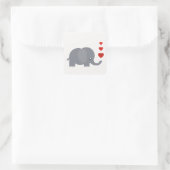 Kute olifant met hart en liefde vierkante sticker (Tas)