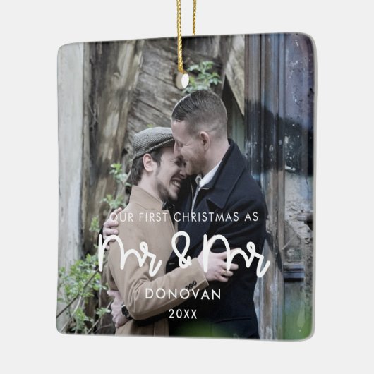 Kute onze eerste Kerstmis als Mr & Mr trouwfoto. Keramisch Ornament (Links)