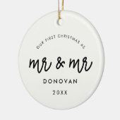 Kute onze eerste Kerstmis als Mr & Mr trouwfoto. Keramisch Ornament (Links)