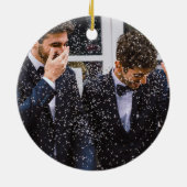 Kute onze eerste Kerstmis als Mr & Mr trouwfoto. Keramisch Ornament (Achterkant)