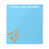 Kute oranje goudvis op blauwe cartoon illustratie notitieblok (Voorkant)