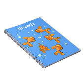 Kute oranje goudvis op blauwe cartoon illustratie notitieboek (Rechterzijde)