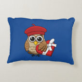 Kute Owl met Red Beret en Heart Box Accent Kussen (Achterkant)