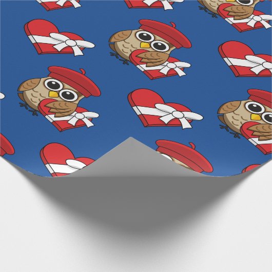Kute Owl met Red Beret en Heart Box Cadeaupapier (Hoek)